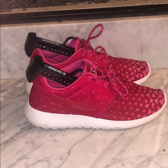 Nike - Picture 3 of 6